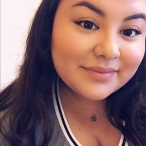 Meet your Posher, Carla